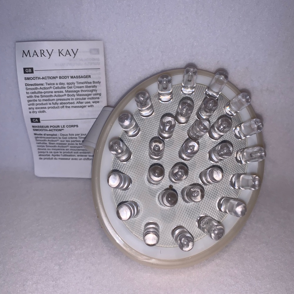 Mary Kay Smooth-action body massager